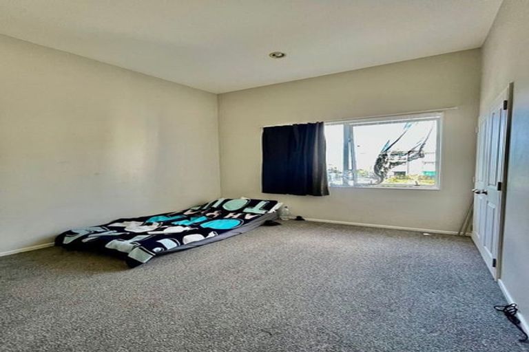 Photo of property in 14/6 Islington Avenue, New Lynn, Auckland, 0600