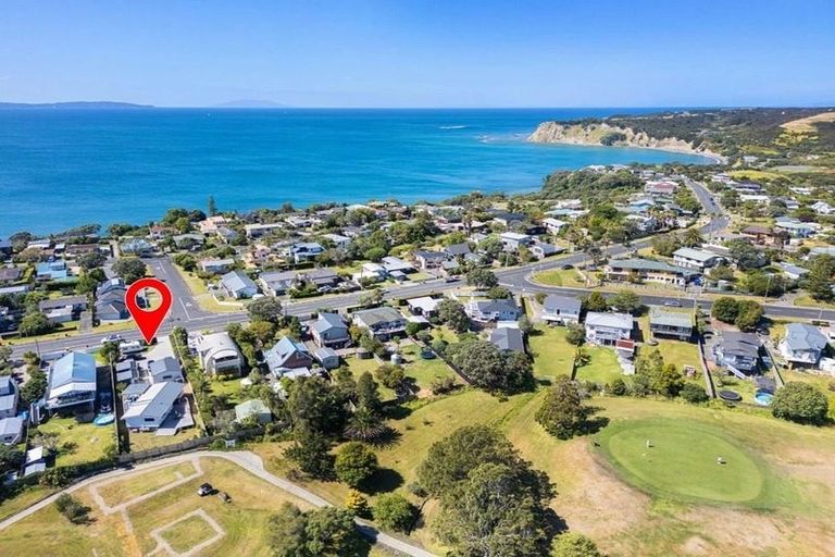 Photo of property in 1389 Whangaparaoa Road, Army Bay, Whangaparaoa, 0930