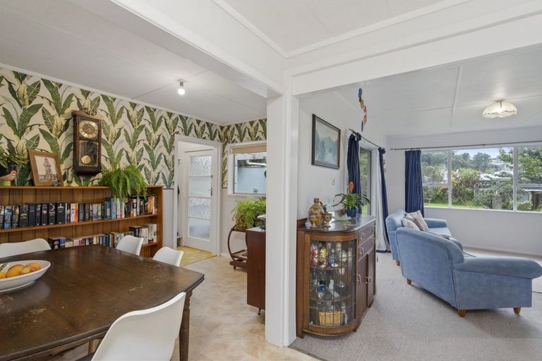 Photo of property in 38 Paritutu Road, Spotswood, New Plymouth, 4310