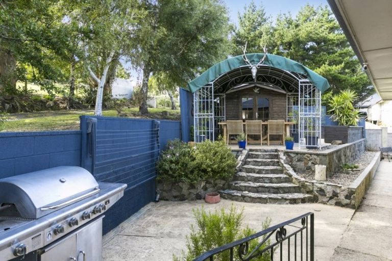 Photo of property in 74 Campbells Road, Pine Hill, Dunedin, 9010