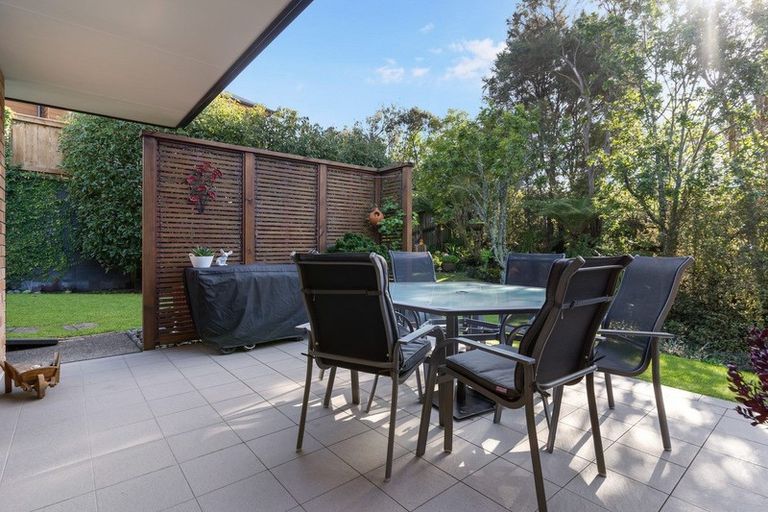 Photo of property in 11 Grovenor Drive, Orewa, 0931