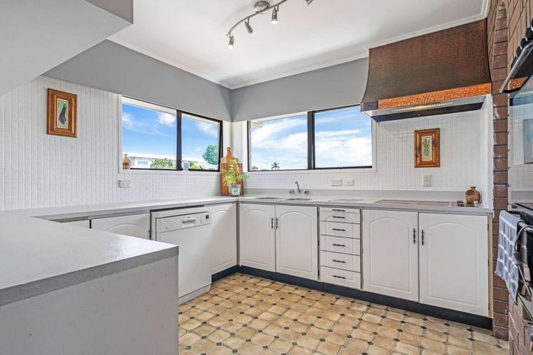 Photo of property in 1/248 Great North Road, Henderson, Auckland, 0612