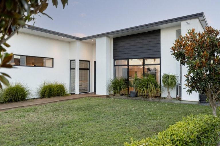 Photo of property in 23 Selliera Place, Papamoa Beach, Papamoa, 3118