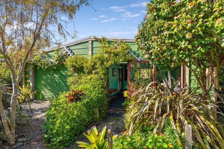 Photo of property in 215 Rangiuru Road, Otaki, 5512