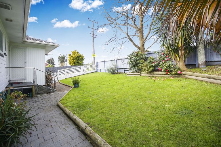 Photo of property in 476 Don Buck Road, Massey, Auckland, 0614