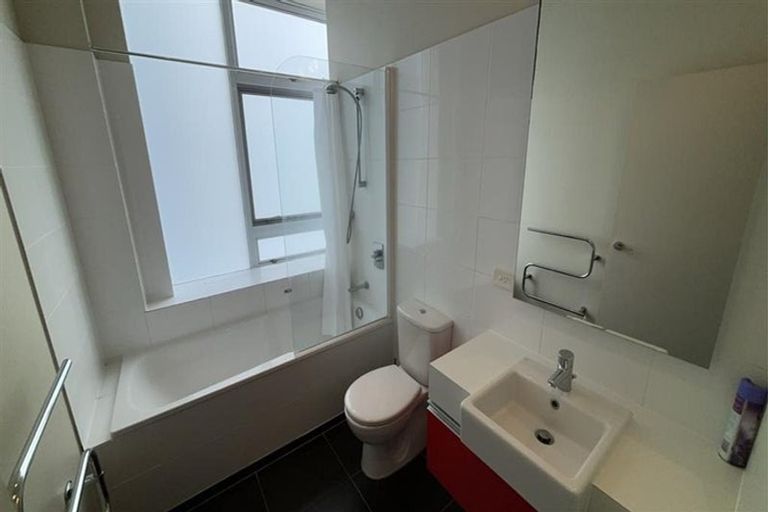 Photo of property in 22 Liardet Apartments, 201/22 Liardet Street, New Plymouth, 4310