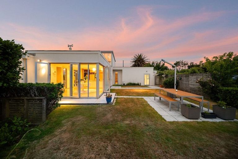 Photo of property in 6 Stormanstown Way, Seatoun, Wellington, 6022