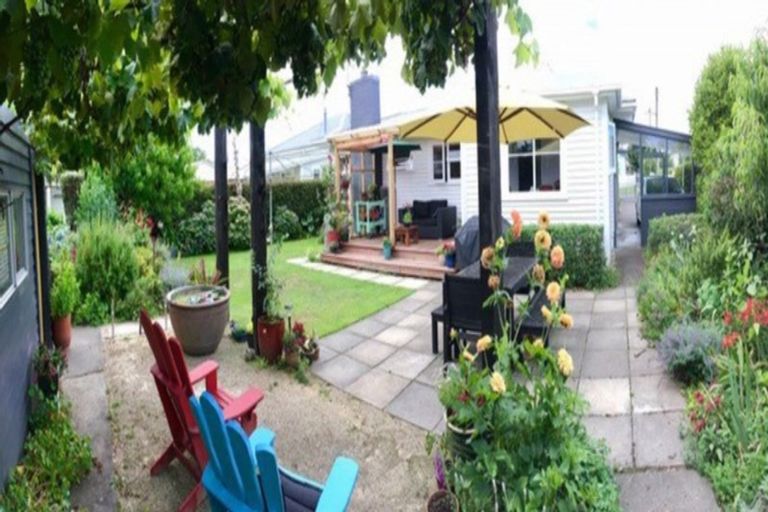 Photo of property in 8 Seddon Street, Carterton, 5713