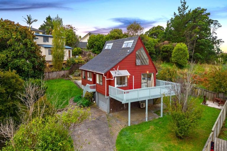 Photo of property in 42 Glenbervie Crescent, Massey, Auckland, 0614