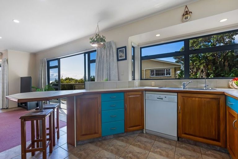 Photo of property in 5 Seaview Road, Cable Bay, 0420