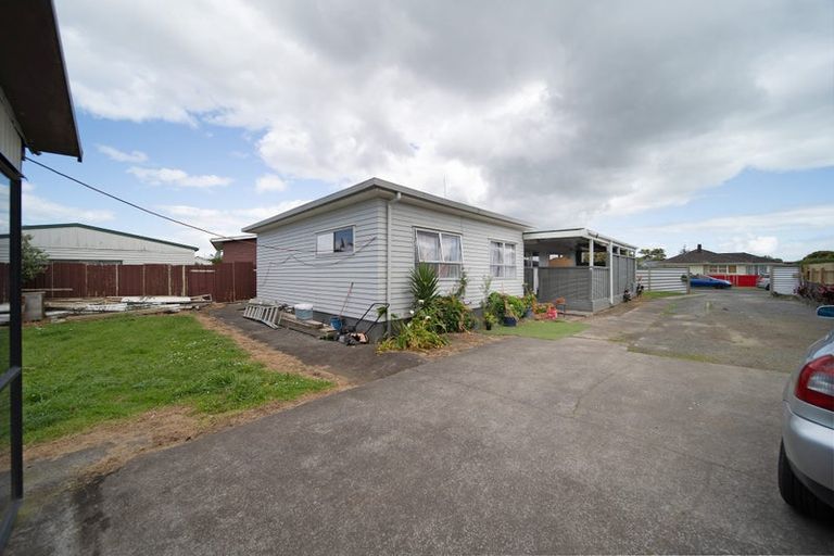 Photo of property in 32 Idlewild Avenue, Mangere, Auckland, 2022