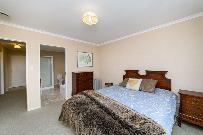 Photo of property in 3 Ronberg Street, Highbury, Palmerston North, 4412