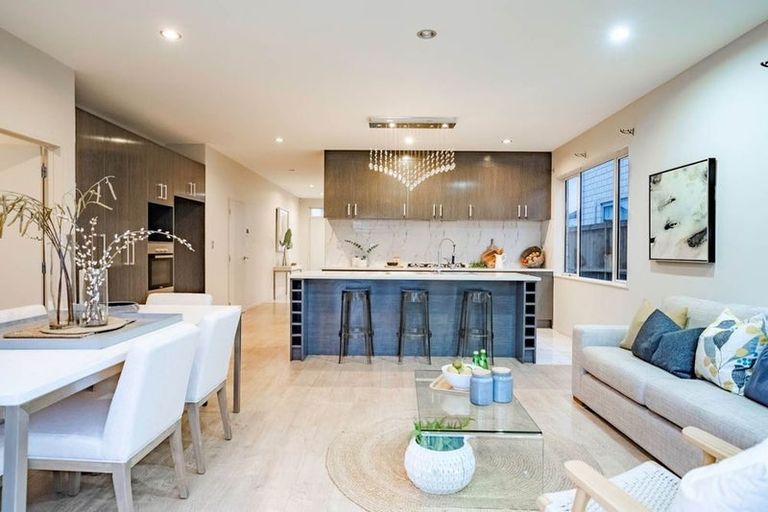 Photo of property in 22 Ballindrait Drive, Flat Bush, Auckland, 2019