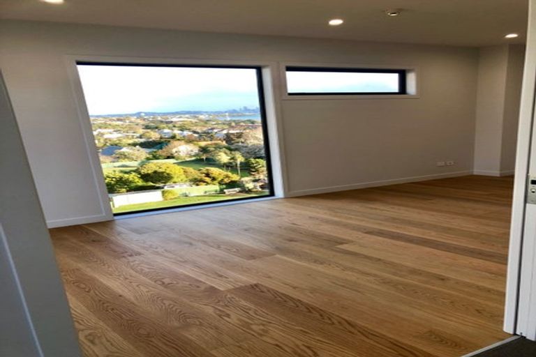 Photo of property in Frank Sargeson Apts, 405/80 Anzac Street, Takapuna, Auckland, 0622