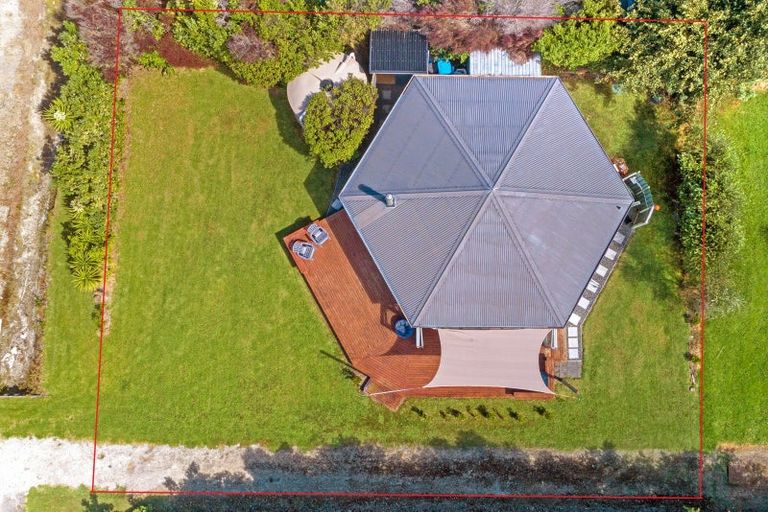 Photo of property in 86 Fortescue Street, Mahia, 4198
