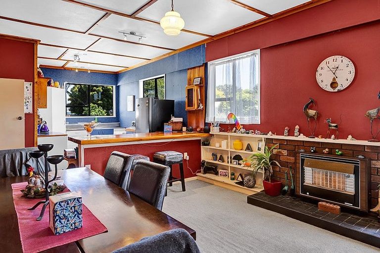 Photo of property in 77 Wilson Street, Hawera, 4610