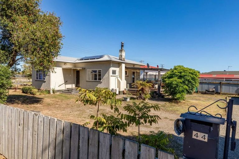 Photo of property in 44 Mckenzie Street, Levin, 5510