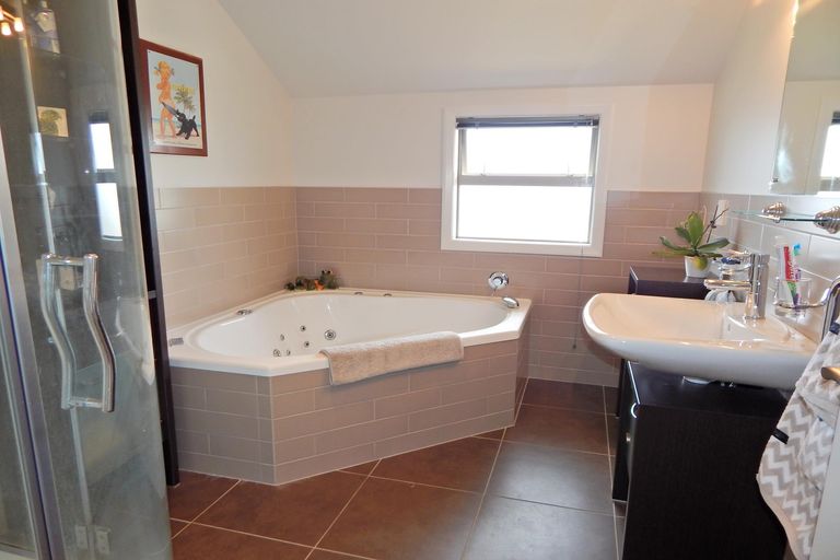 Photo of property in 9 Ranui Avenue, Kerikeri, 0230