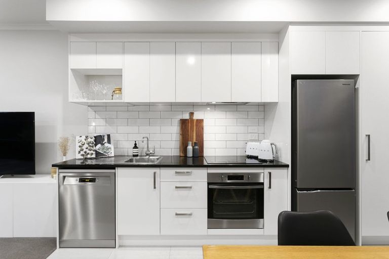 Photo of property in 22 Rangihina Road, Hobsonville, Auckland, 0616