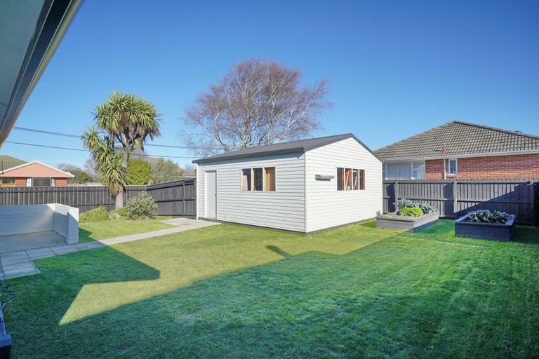 Photo of property in 21 Croziers Road, St Albans, Christchurch, 8052