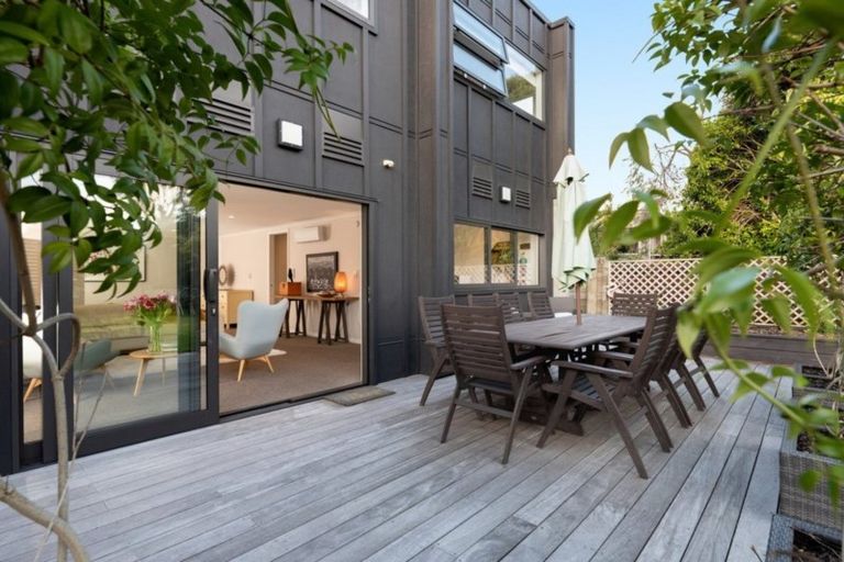 Photo of property in 26 Oceanview Road, Mount Maunganui, 3116