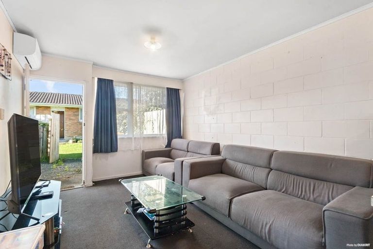 Photo of property in 2/14 Pratt Street, Papakura, 2110