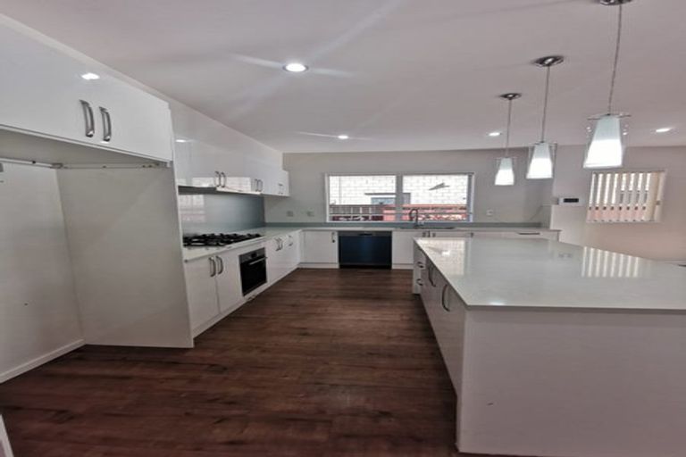 Photo of property in 72 Castlederg Drive, Flat Bush, Auckland, 2019