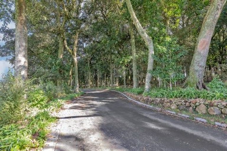 Photo of property in 29 Stoney Hill Road, Te Kamo, 0185