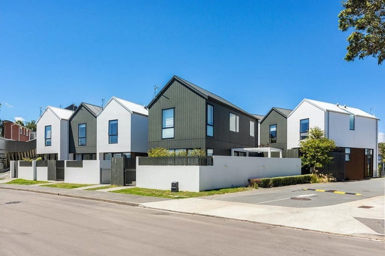 Photo of property in 6u2 Oswald Crescent, Paparangi, Wellington, 6037