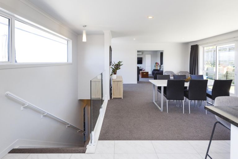 Photo of property in 18b Galea Grove, Kelvin Grove, Palmerston North, 4414