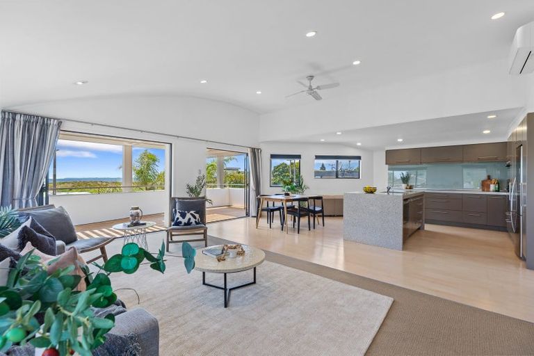 Photo of property in 1008 Papamoa Beach Road, Papamoa Beach, Papamoa, 3118