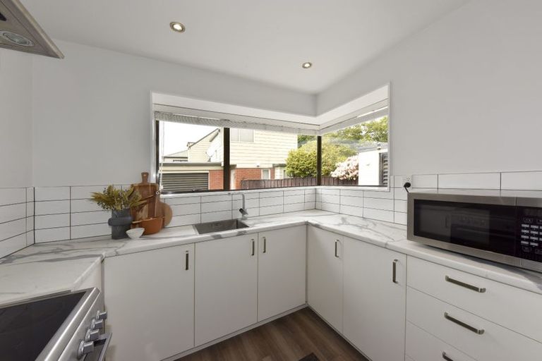 Photo of property in 2/6 Gatonby Place, Avonhead, Christchurch, 8042