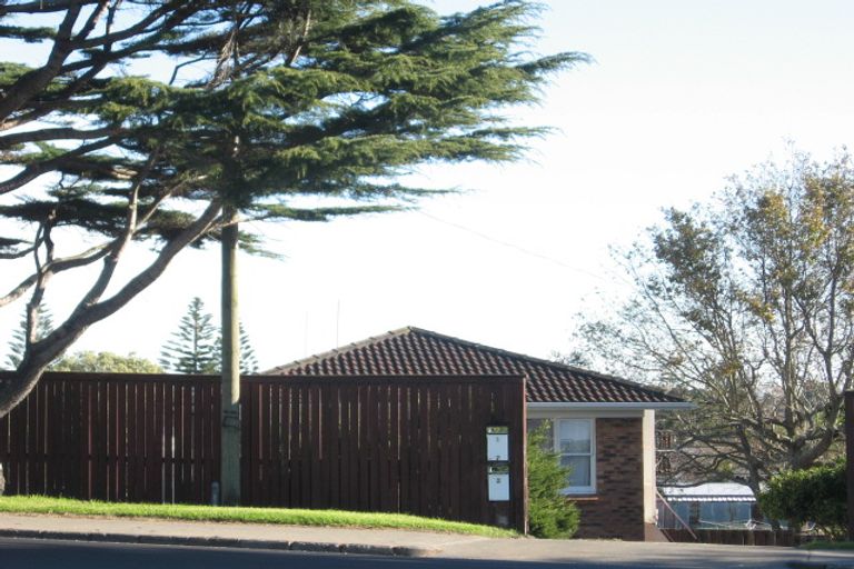 Photo of property in 1/7 Great South Road, Manurewa, Auckland, 2102