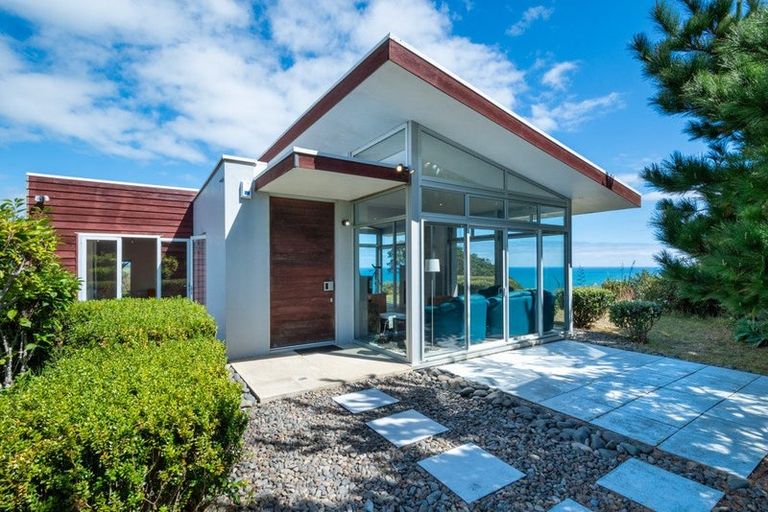 Photo of property in 449 Oaia Road, Muriwai, Waimauku, 0881