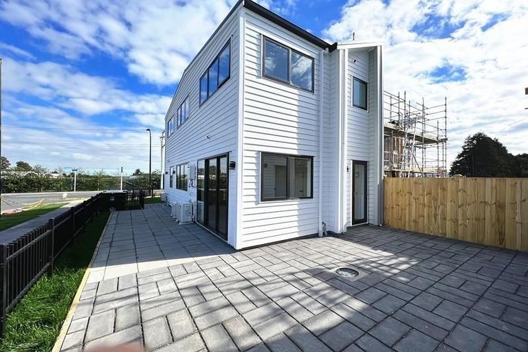 Photo of property in 103a Grove Road, Papakura, 2110