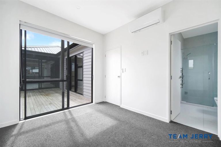 Photo of property in 49 Farranfore Road, Opaheke, Papakura, 2113