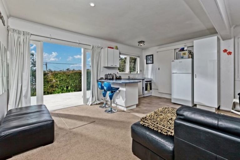 Photo of property in 45 Channel View Road, Campbells Bay, Auckland, 0630