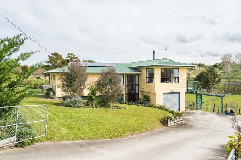 Photo of property in 8 Huarau Station Road, Maungaturoto, 0583