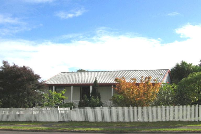 Photo of property in 11 Marinich Drive, Ranui, Auckland, 0612