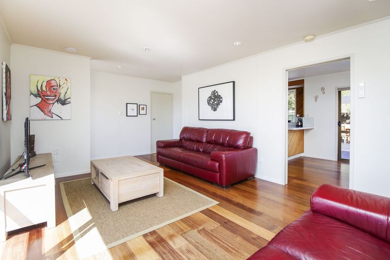 Photo of property in 26 Granville Drive, Massey, Auckland, 0614