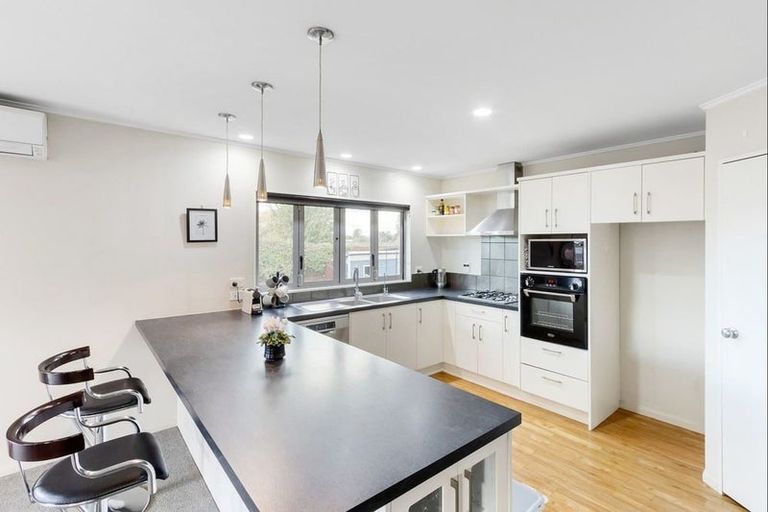 Photo of property in 31 Wiltshire Drive, Huntington, Hamilton, 3210