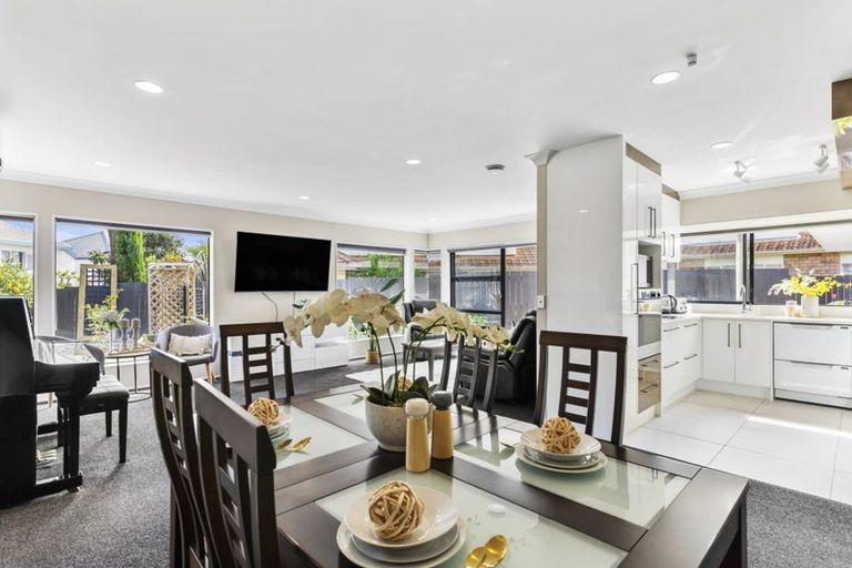 Photo of property in 2/83 Meadowland Drive, Somerville, Auckland, 2014
