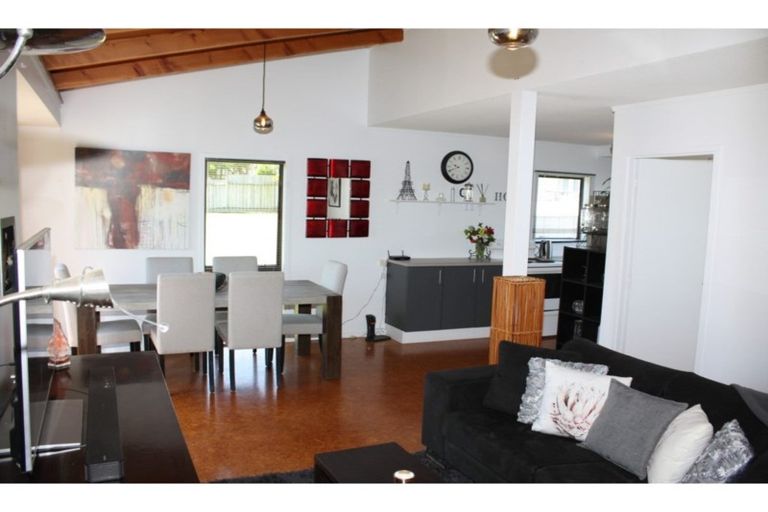 Photo of property in 17 Great North Road, Te Kamo, Whangarei, 0112