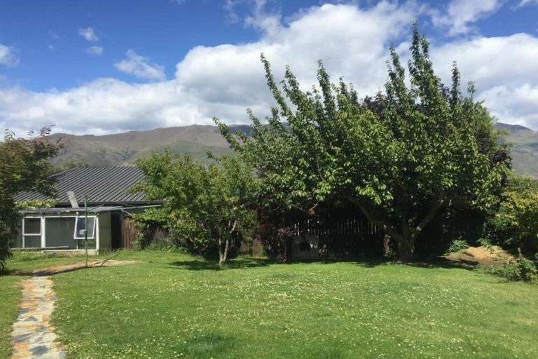 Photo of property in 31 Kowhai Drive, Wanaka, 9305