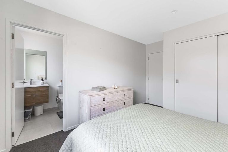 Photo of property in 10 Rehua Place, Waiwhakaiho, New Plymouth, 4312