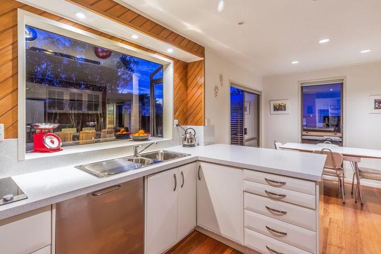 Photo of property in 26 Granville Drive, Massey, Auckland, 0614