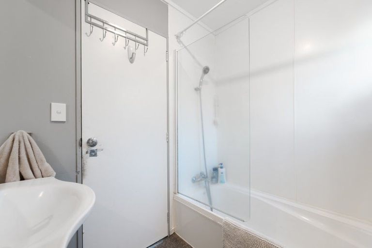 Photo of property in 16a Simpson Road, Papamoa Beach, Papamoa, 3118