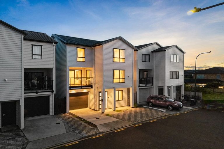 Photo of property in 27 Laquinta Place, Flat Bush, Auckland, 2019