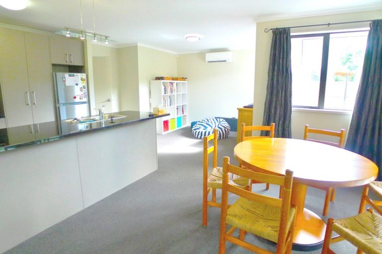 Photo of property in 2 Renata Crescent, Te Atatu Peninsula, Auckland, 0610