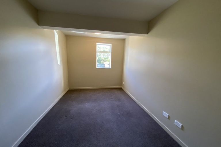 Photo of property in 19 Bunker Way, Strathmore Park, Wellington, 6022